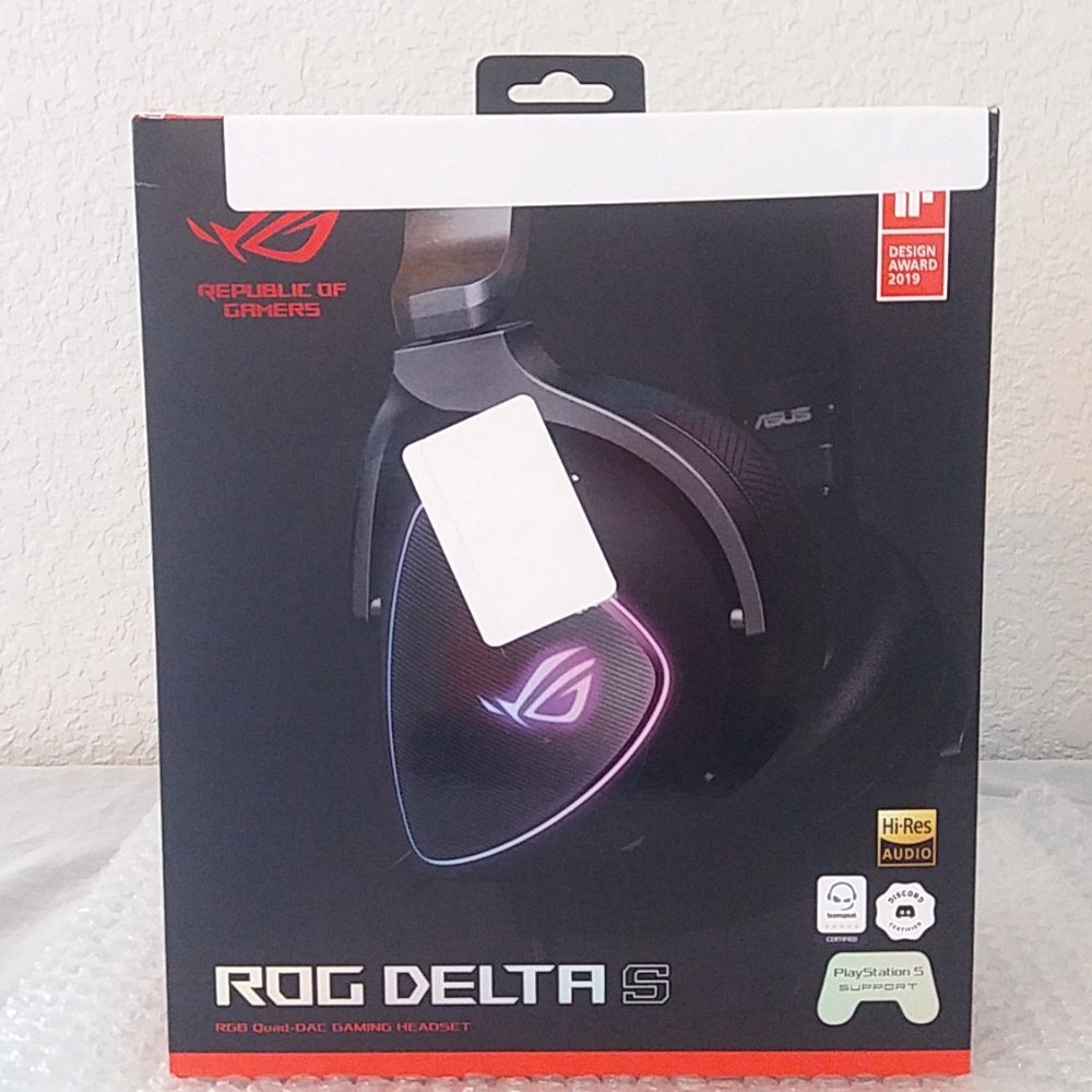ASUS ROG Delta S Over-Ear Gaming Headset - AI Powered Noise-Canceling Microphone